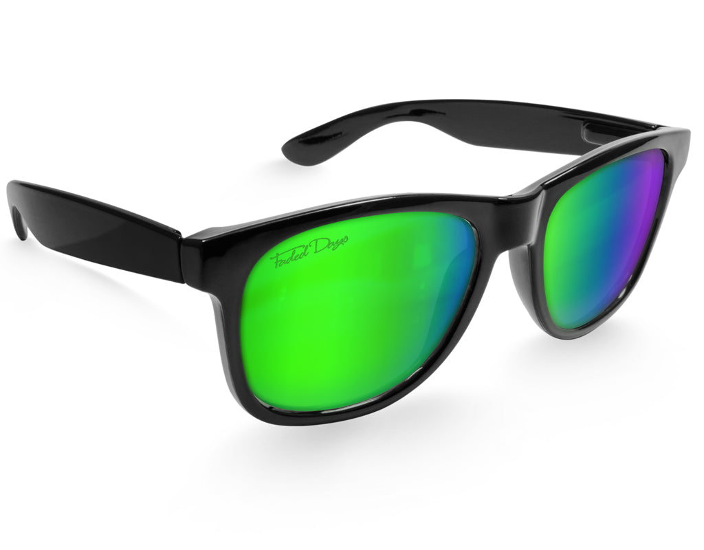 Side view of Classic 145mm large sunglasses in Black with green lenses – comfortable and head-turning.